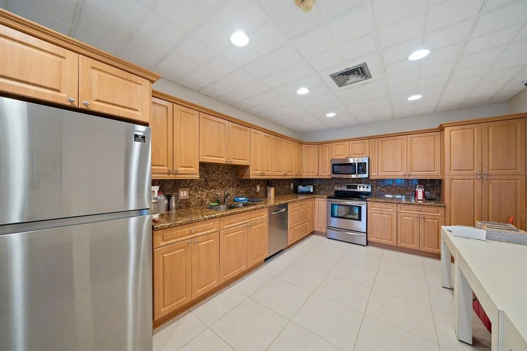 Photo of Unit 708 at 336 Golfview Road