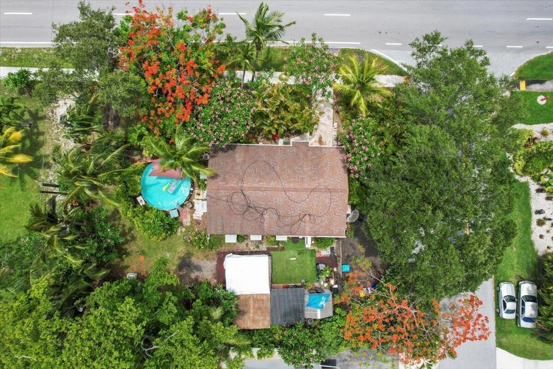 Photo of 1402 S Seacrest Boulevard