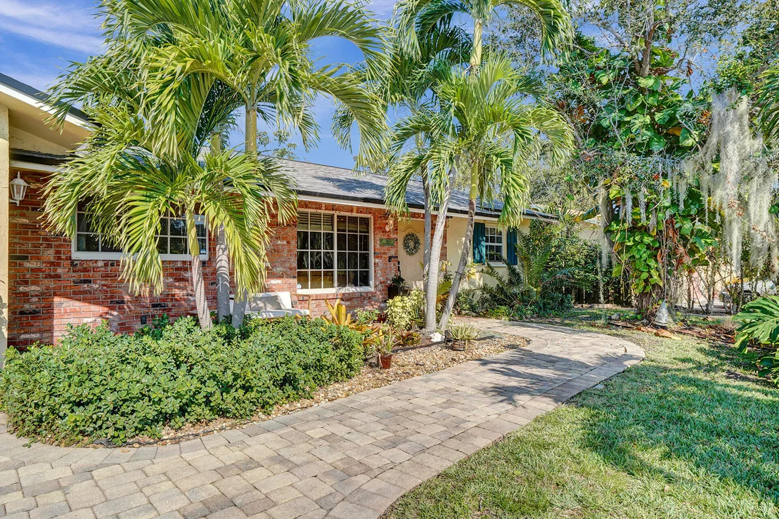 Photo of 357 NW 23rd Street