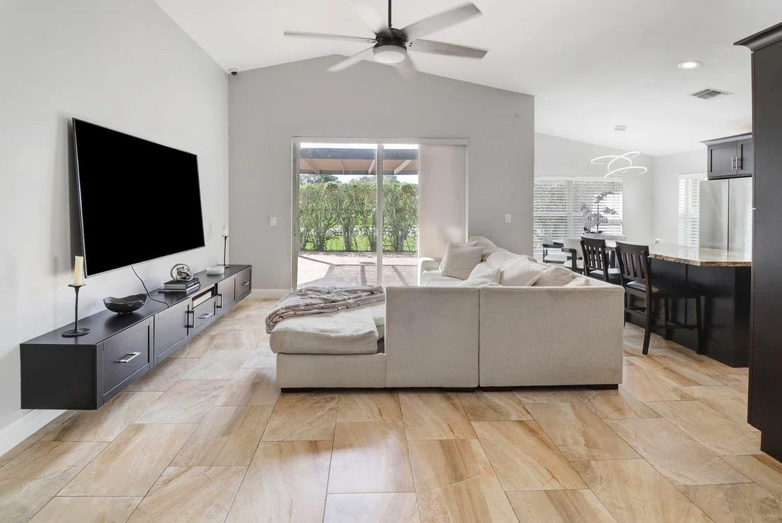 Photo of 8260 Palm Gate Drive