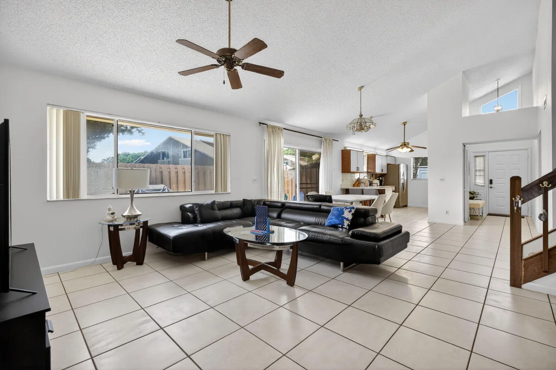 Photo of 102 Maplecrest Circle