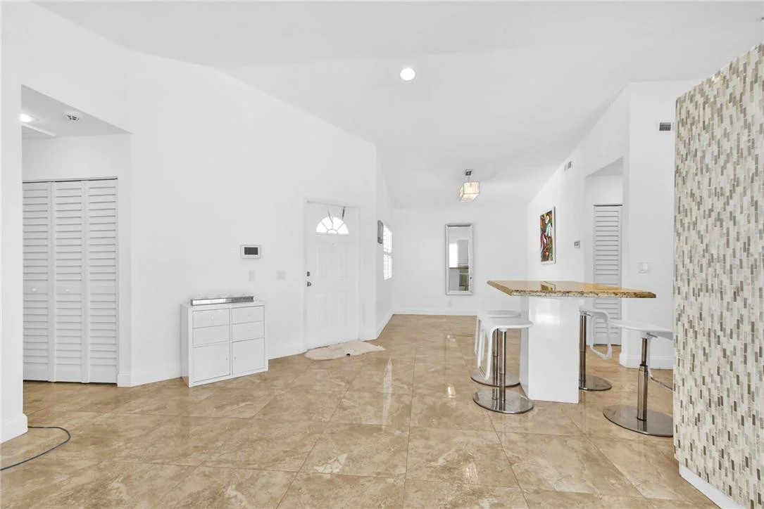 Photo of 1451 Garden Road