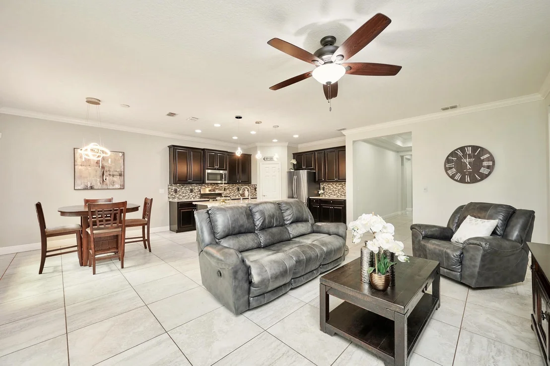 Photo of 1785 Willows Square