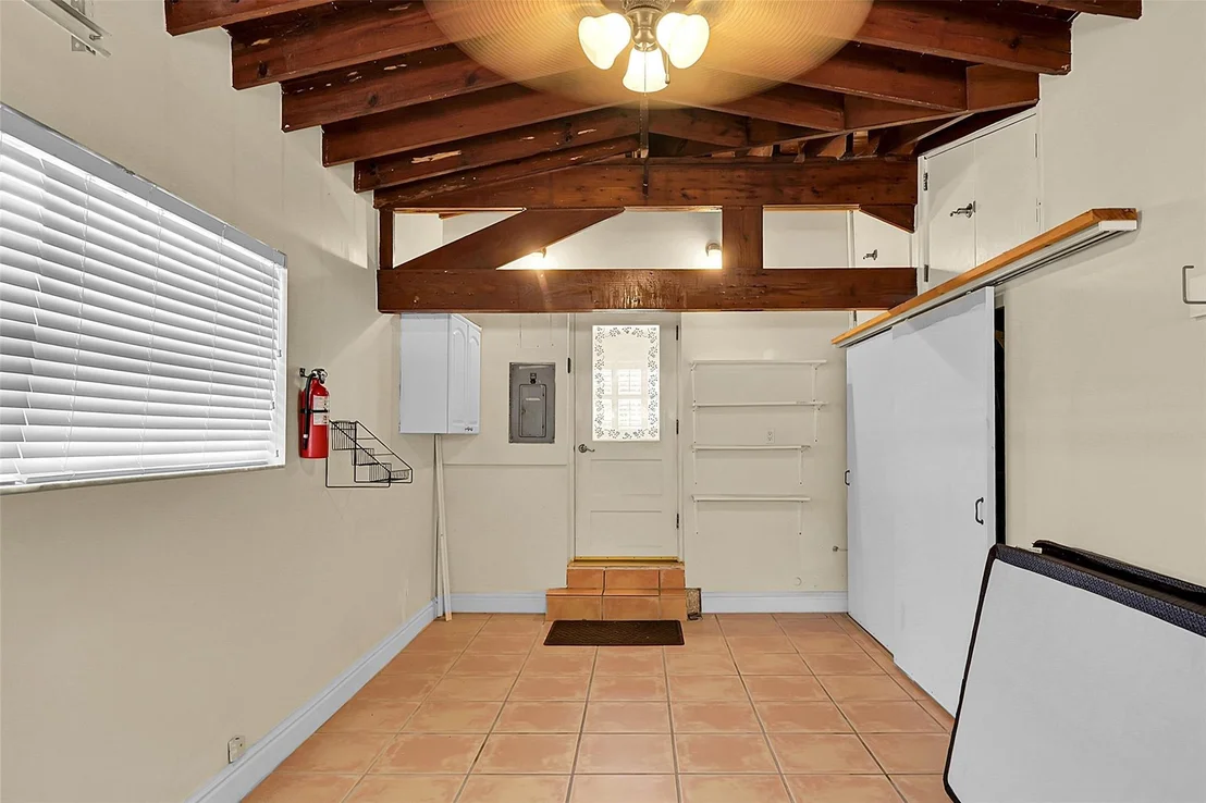 Photo of 1401 Red Road