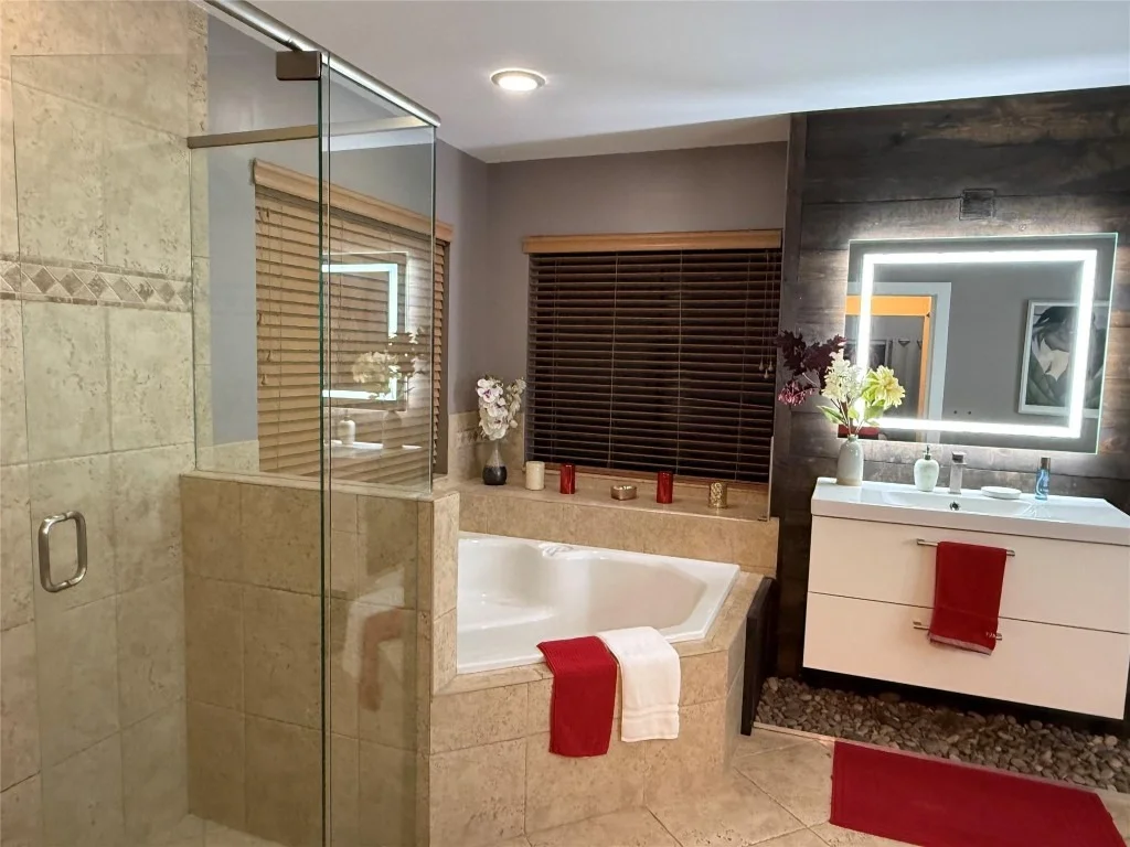 Photo of 2702 E Orchard Circle