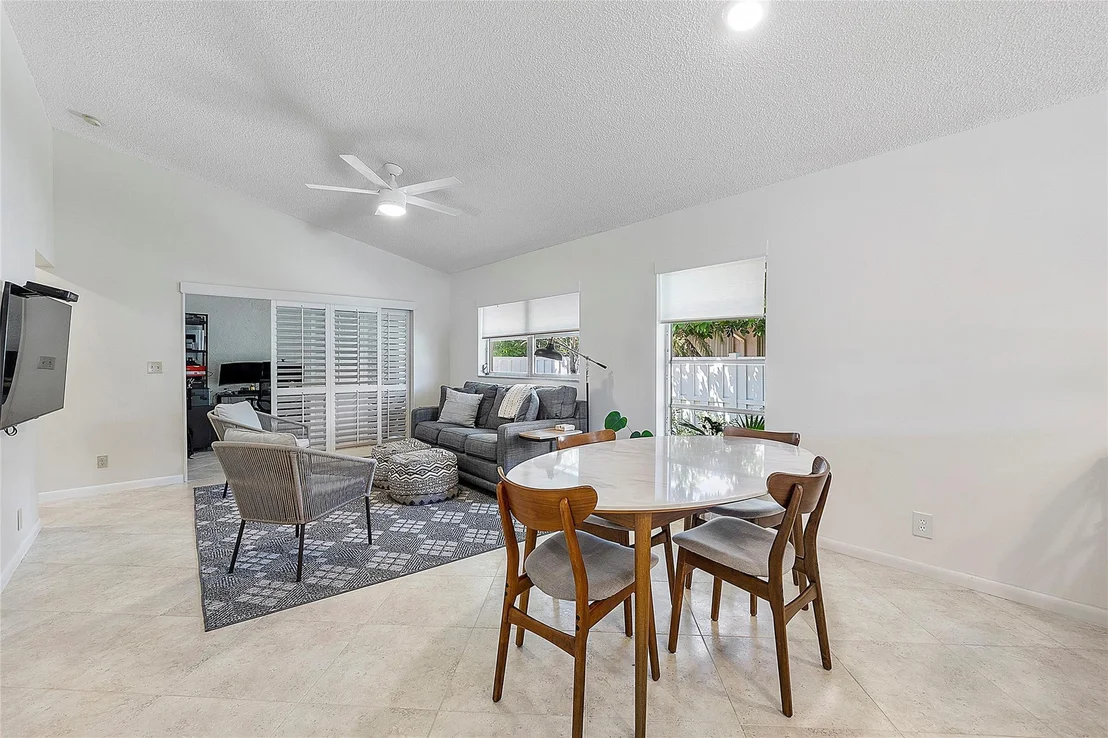 Photo of 8230 Springtree Road