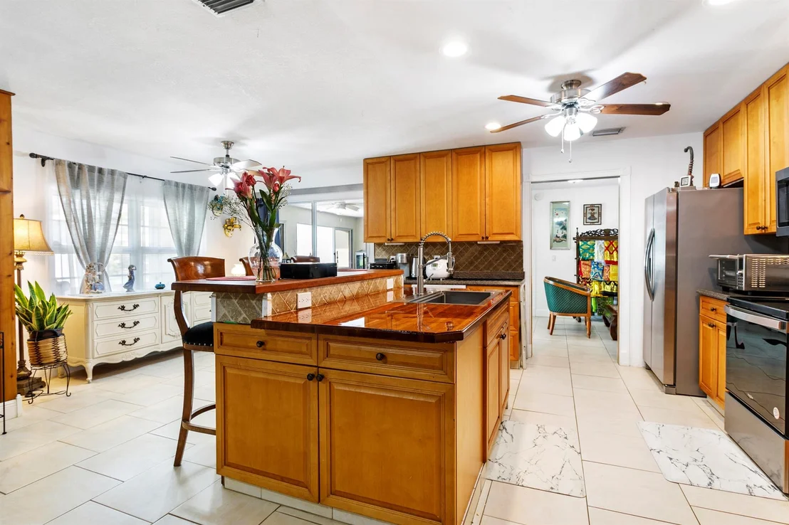 Photo of 5324 Canal Drive