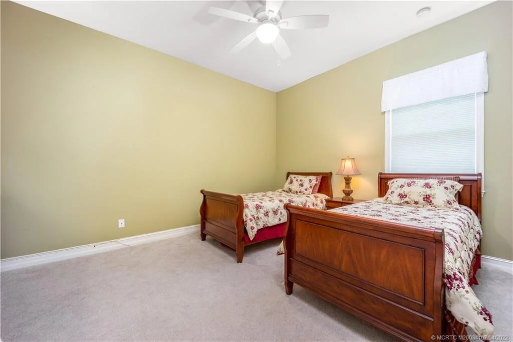 Photo of 2431 NW Hummingbird Circle