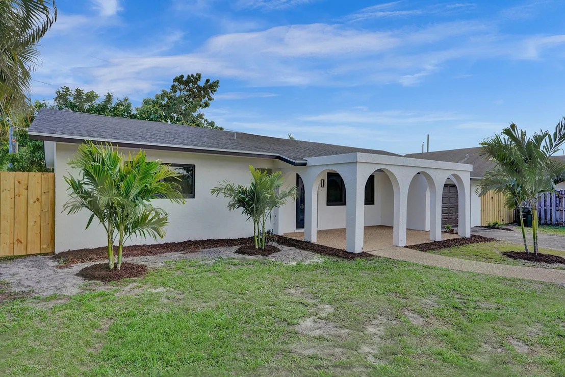 Photo of 728 Heron Drive