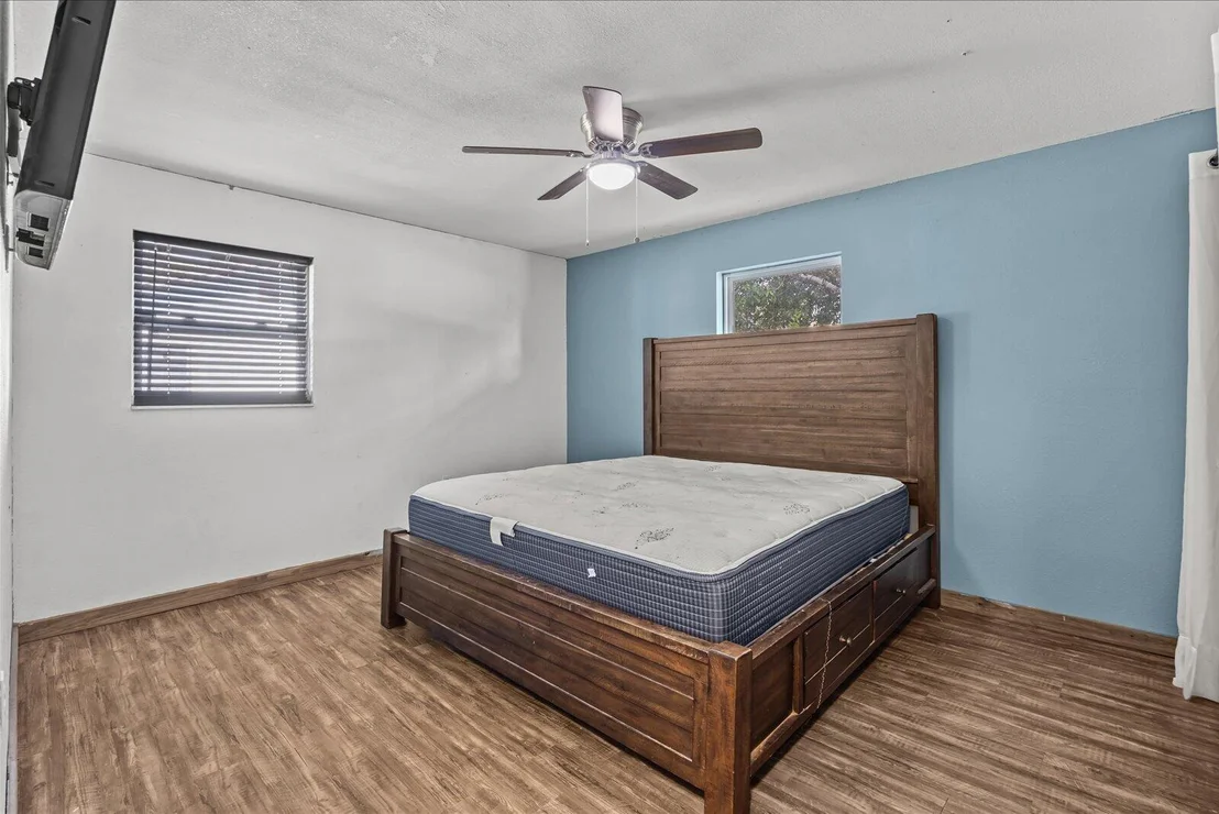 Photo of 3031 NW 2ND Street