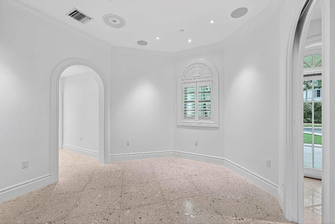 Photo of 720 N Ocean Boulevard