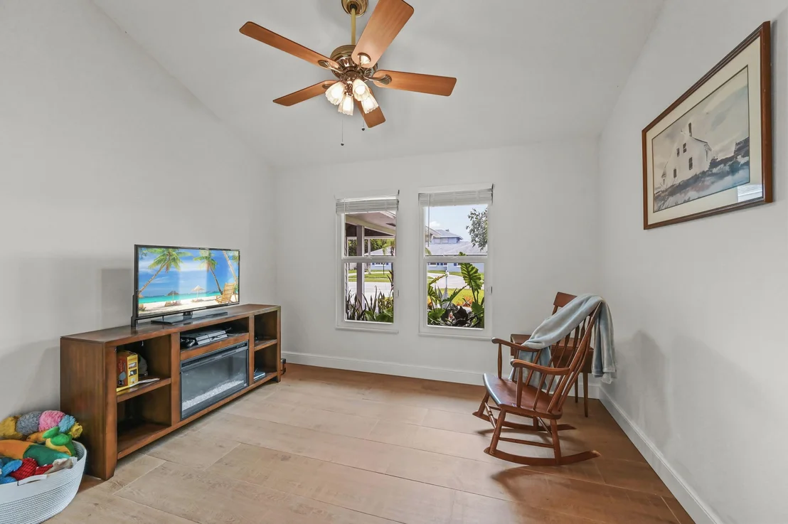 Photo of 1102 Kriss Lane