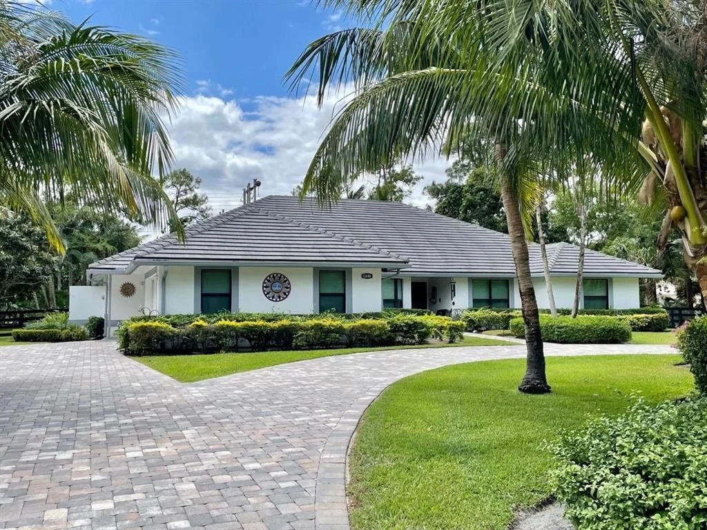 Photo of 13840 Greentree Trail