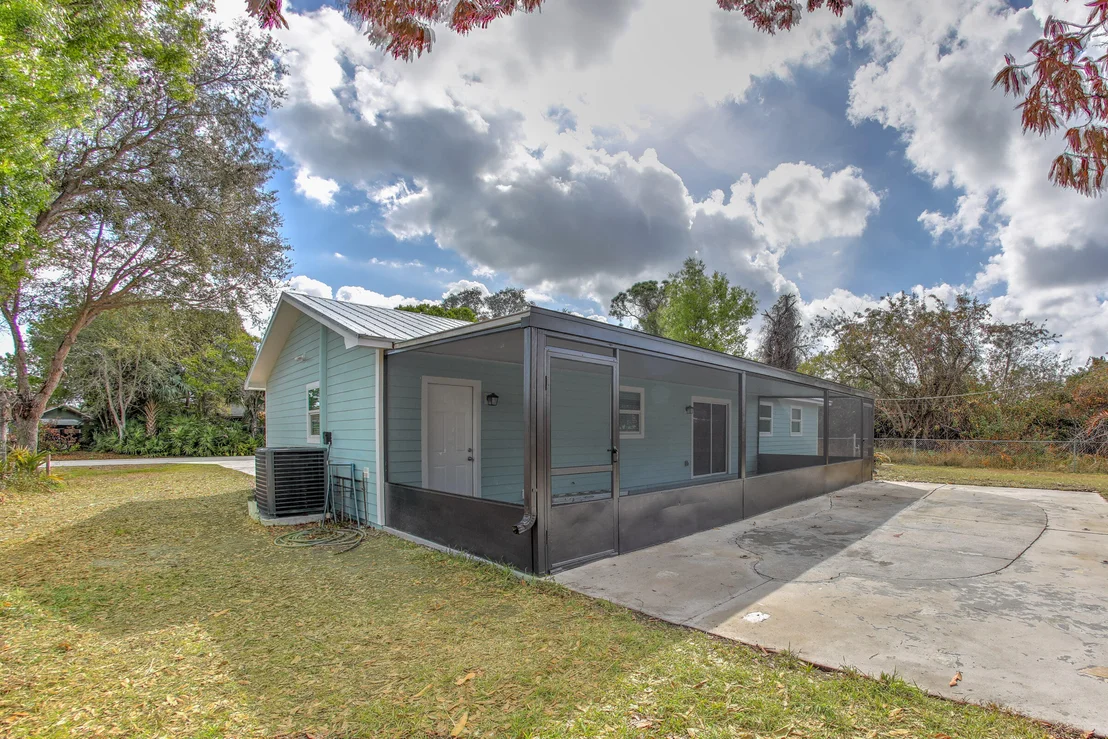 Photo of 5103 Sunset Boulevard