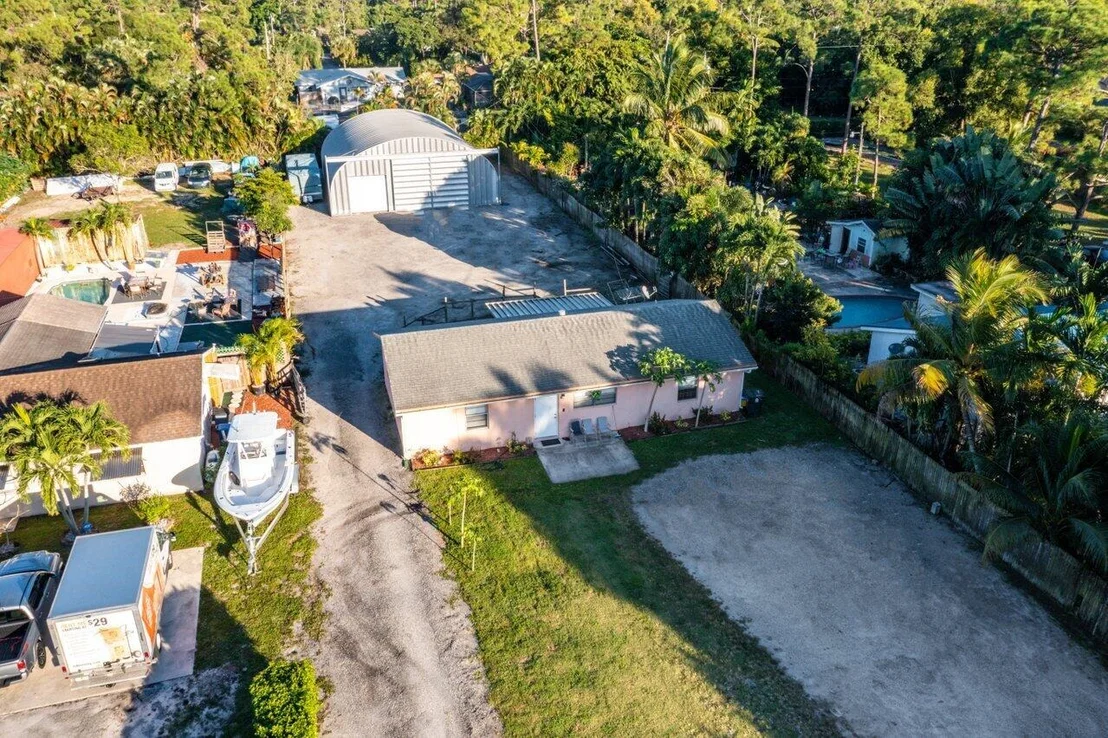 Photo of 5104 2nd Road