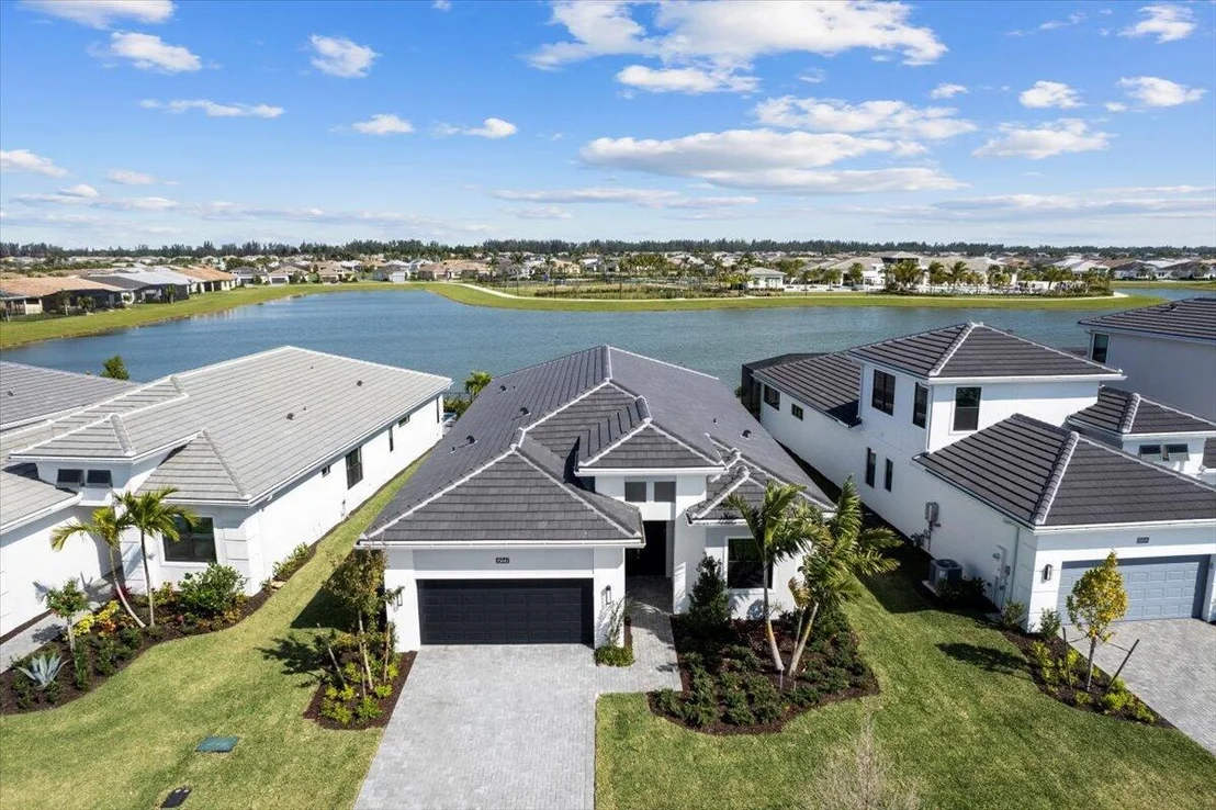 Photo of 15841 Key Biscayne Lane
