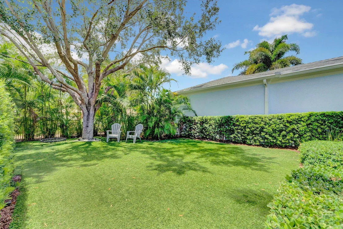 Photo of 2632 E Community Drive