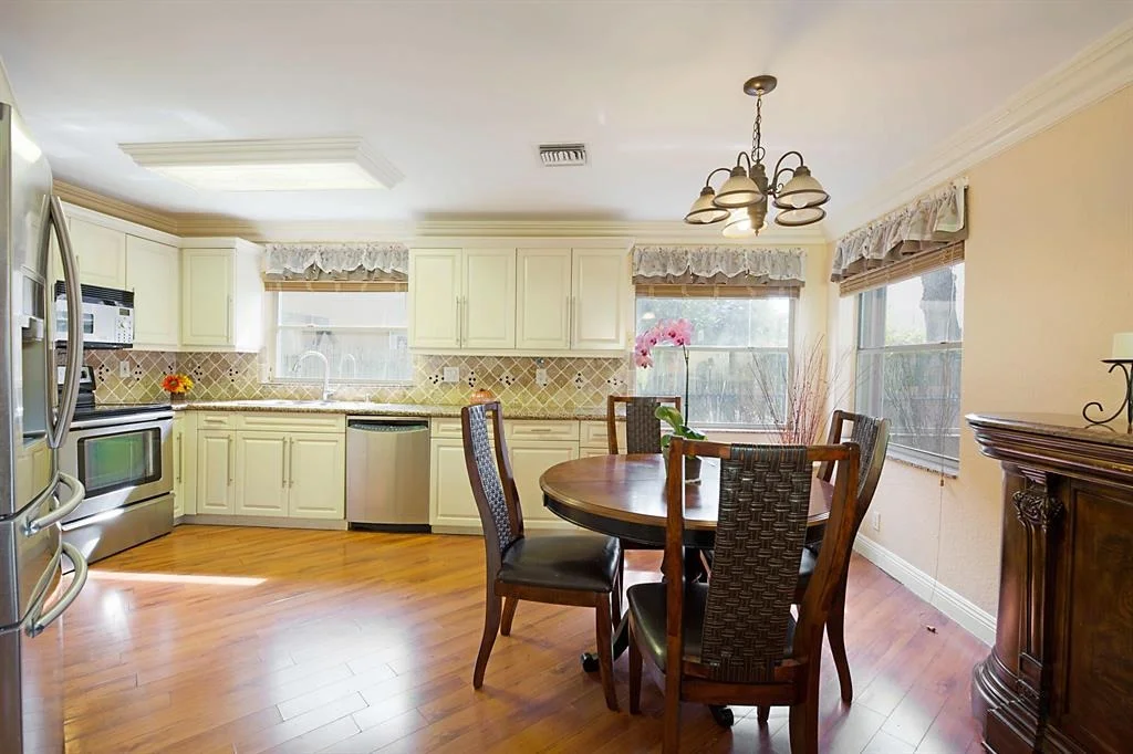 Photo of 5810 NW 60 Place