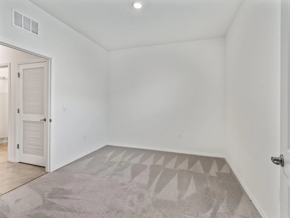 Photo of 5536 NW 40th Loop