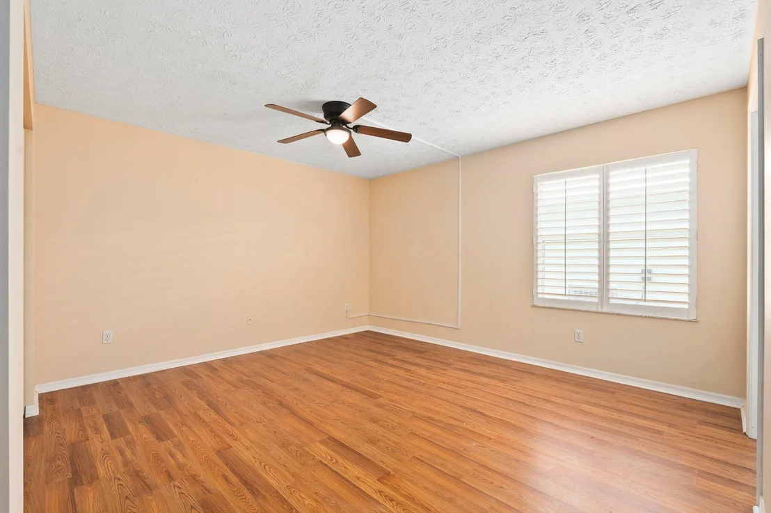 Photo of 6725 Tulipan