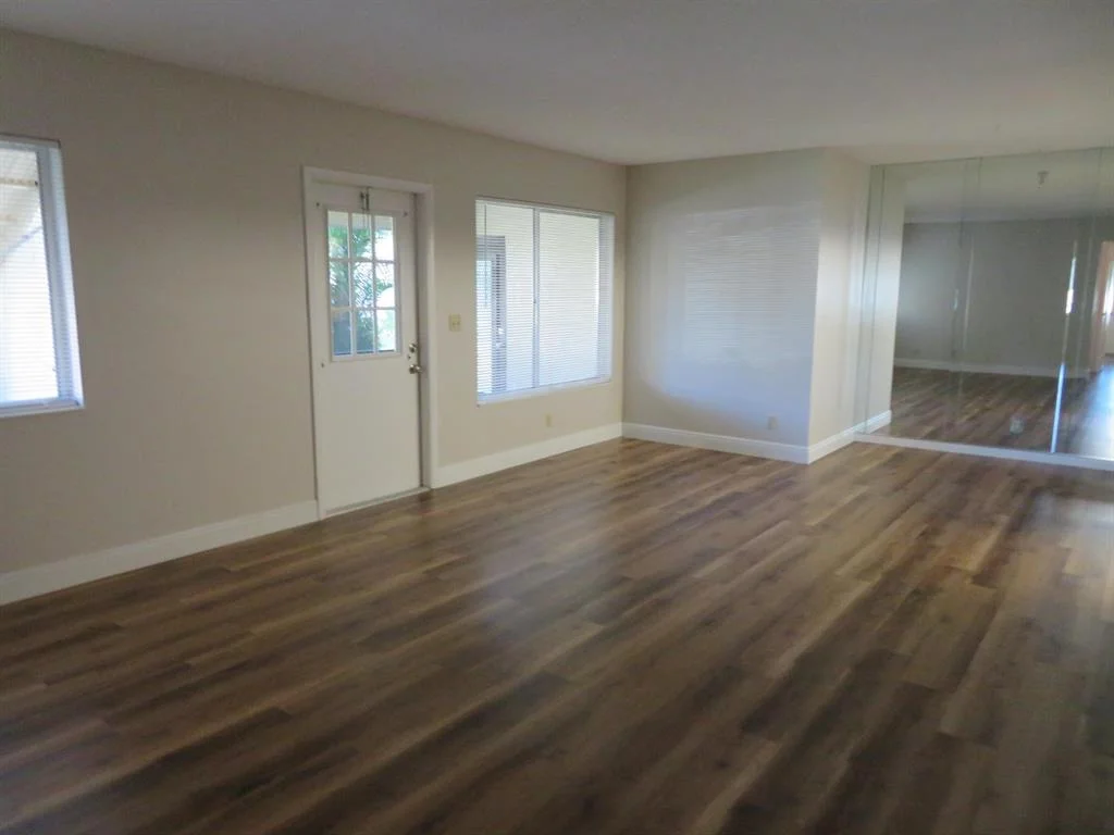 Photo of Unit D1 at 313 Knotty Pine Circle