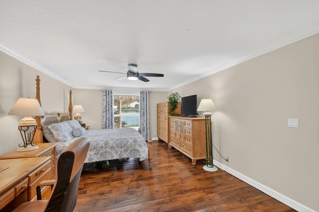 Photo of 5363 Benjamin Avenue