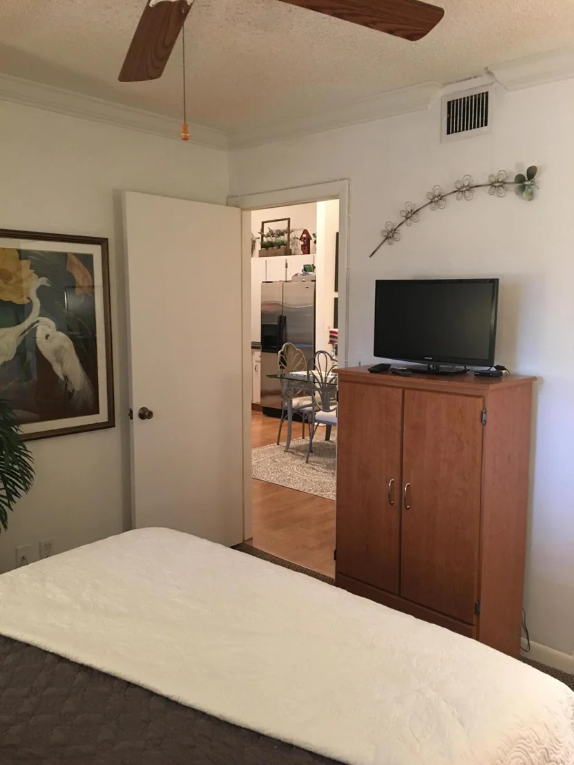 Photo of Unit E at 6515 Chasewood Drive