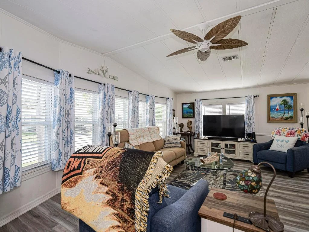 Photo of 409 Avocado Drive