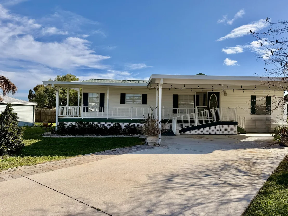 Photo of 1697 SW 35th Circle