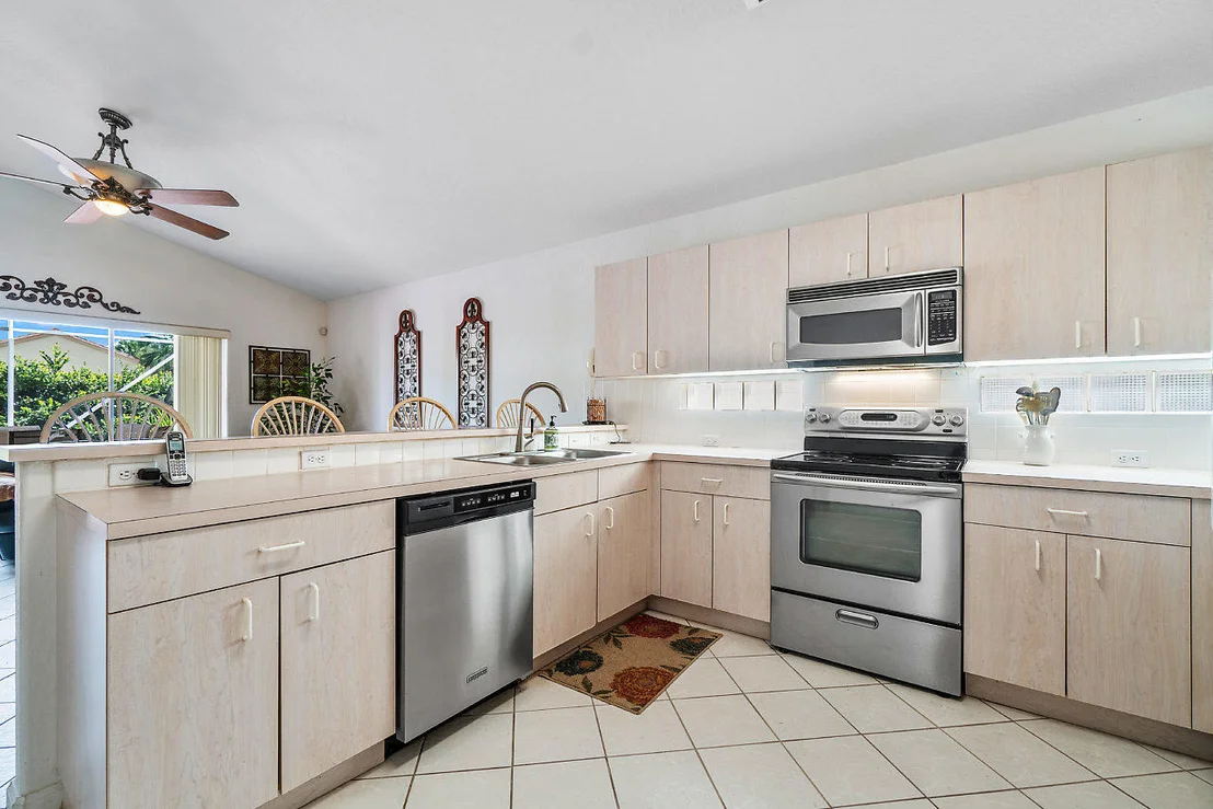 Photo of 8222 White Rock Circle