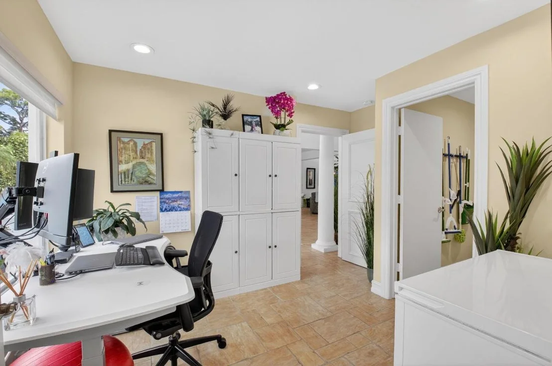 Photo of 4911 Pineview Circle