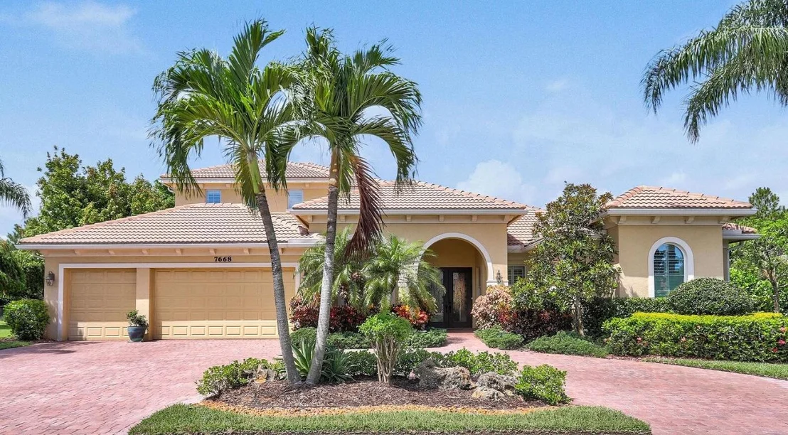 Photo of 7668 SE Laque Circle