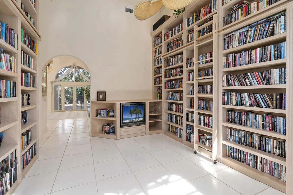 Photo of 540 Marbrisa Drive