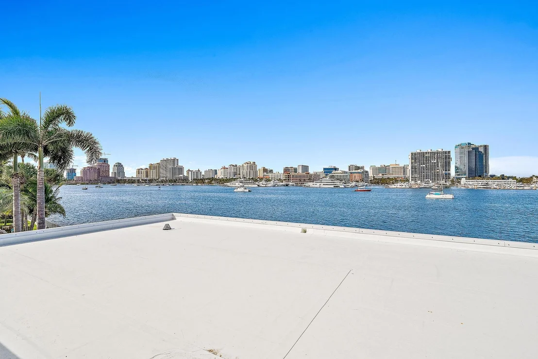 Photo of Unit 215216A at 44 Cocoanut Row