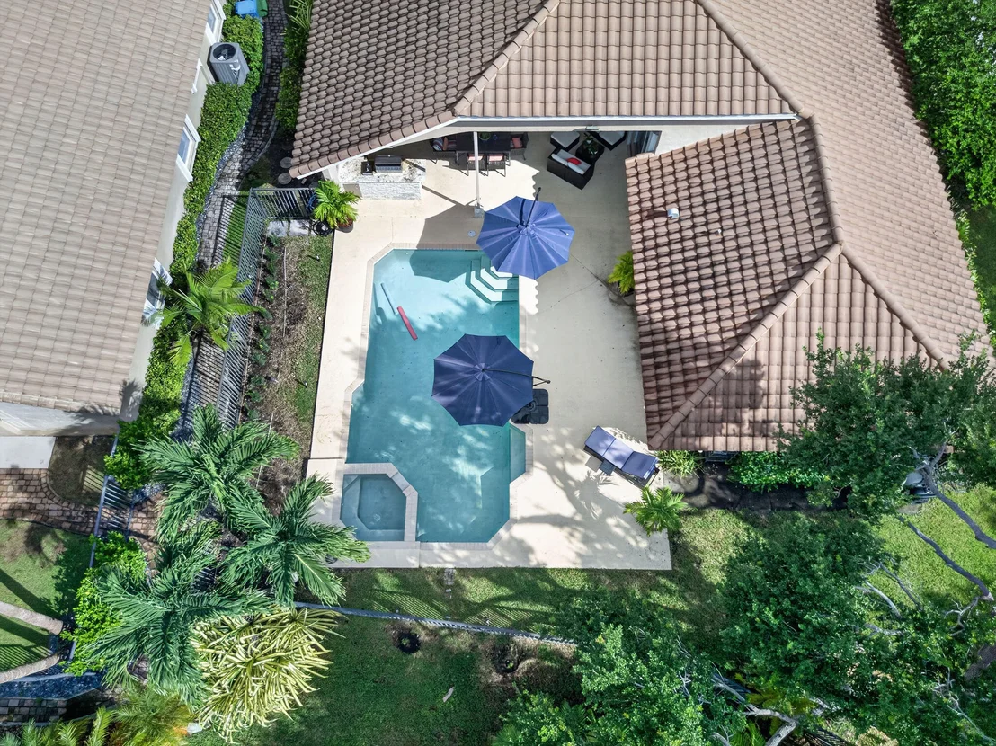 Photo of 832 WATERVIEW Drive