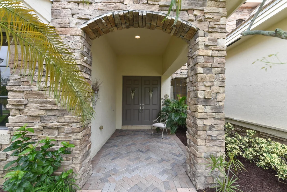 Photo of 3583 Collonade Drive