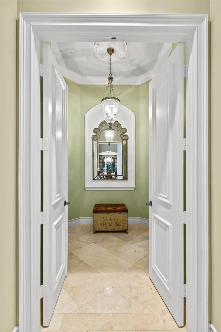 Photo of 615 Hermitage Circle