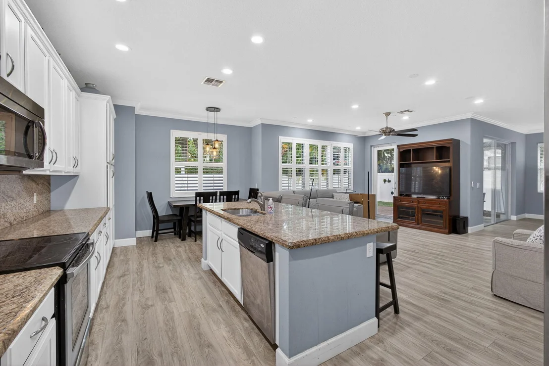 Photo of 9583 Phipps Lane