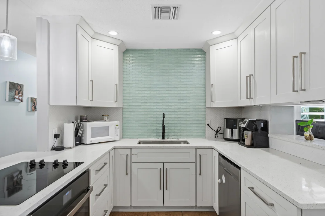 Photo of 520 SE Dolphin Drive