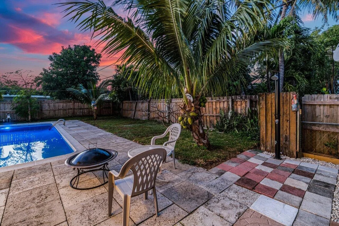 Photo of 1413 Crest Drive