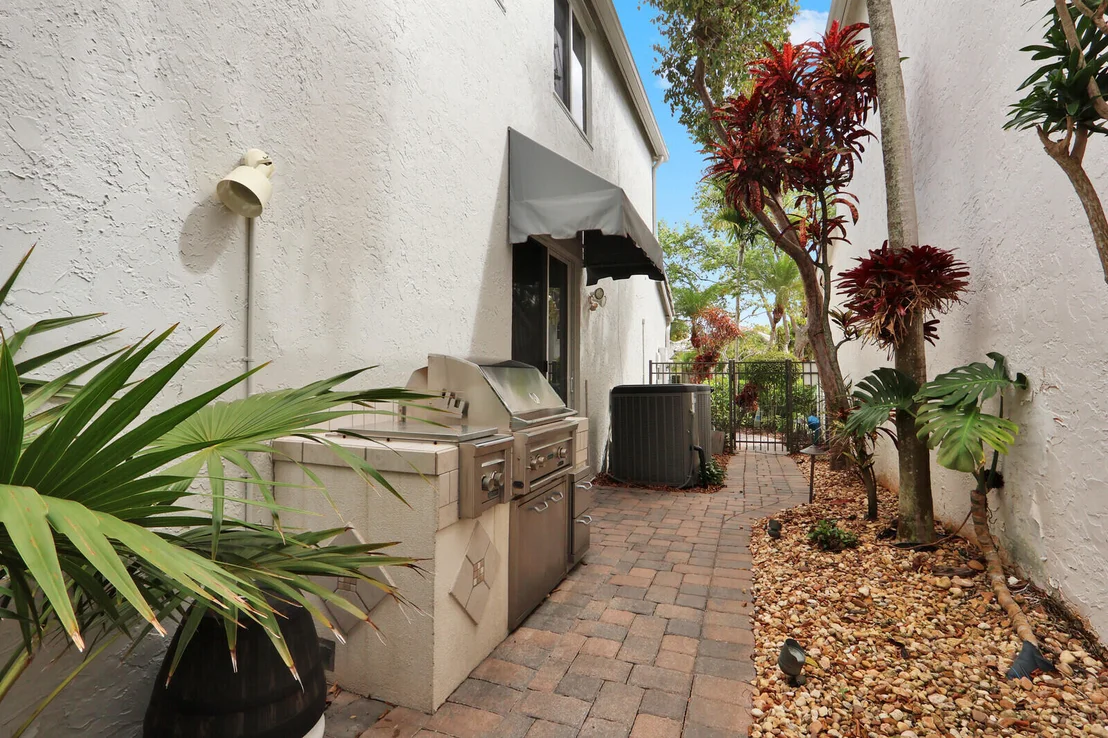 Photo of 2063 Cezanne Road