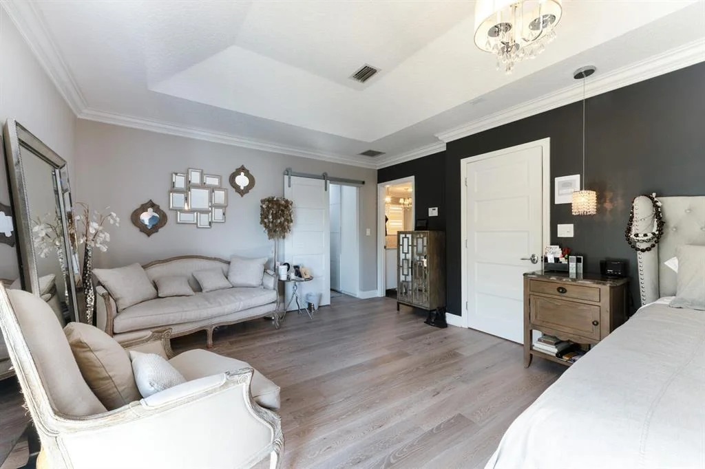 Photo of 916 Dolphin Drive