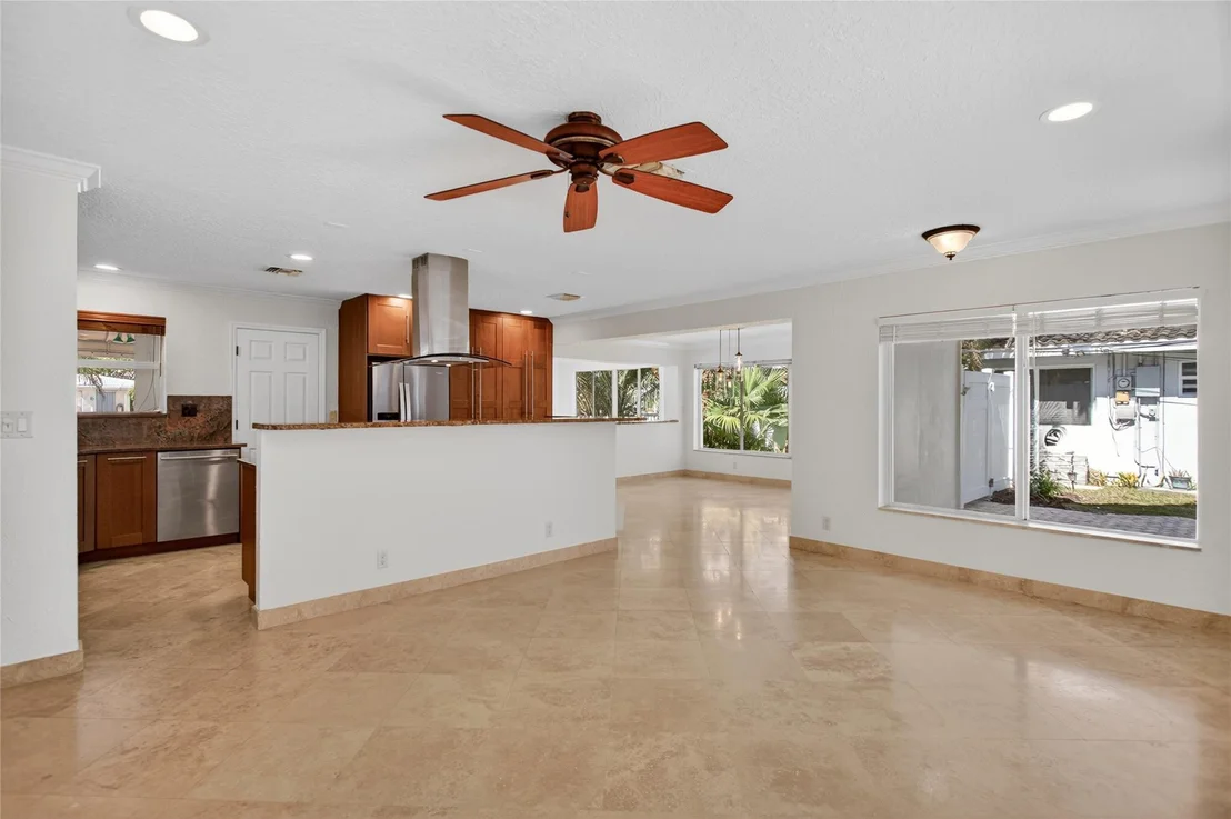 Photo of 601 SE 5th Terrace