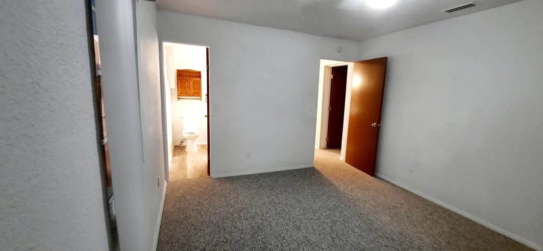 Photo of 1067 Elm Street