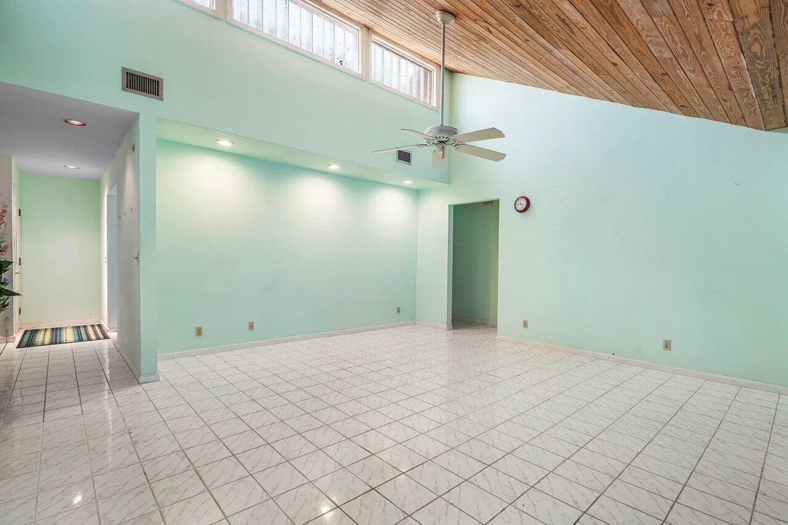 Photo of 4744 Dolphin Drive
