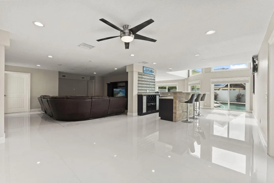 Photo of 1911 Surfside Drive