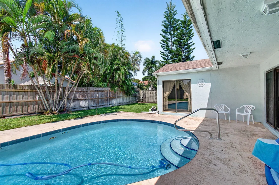 Photo of 39 CEDAR Circle