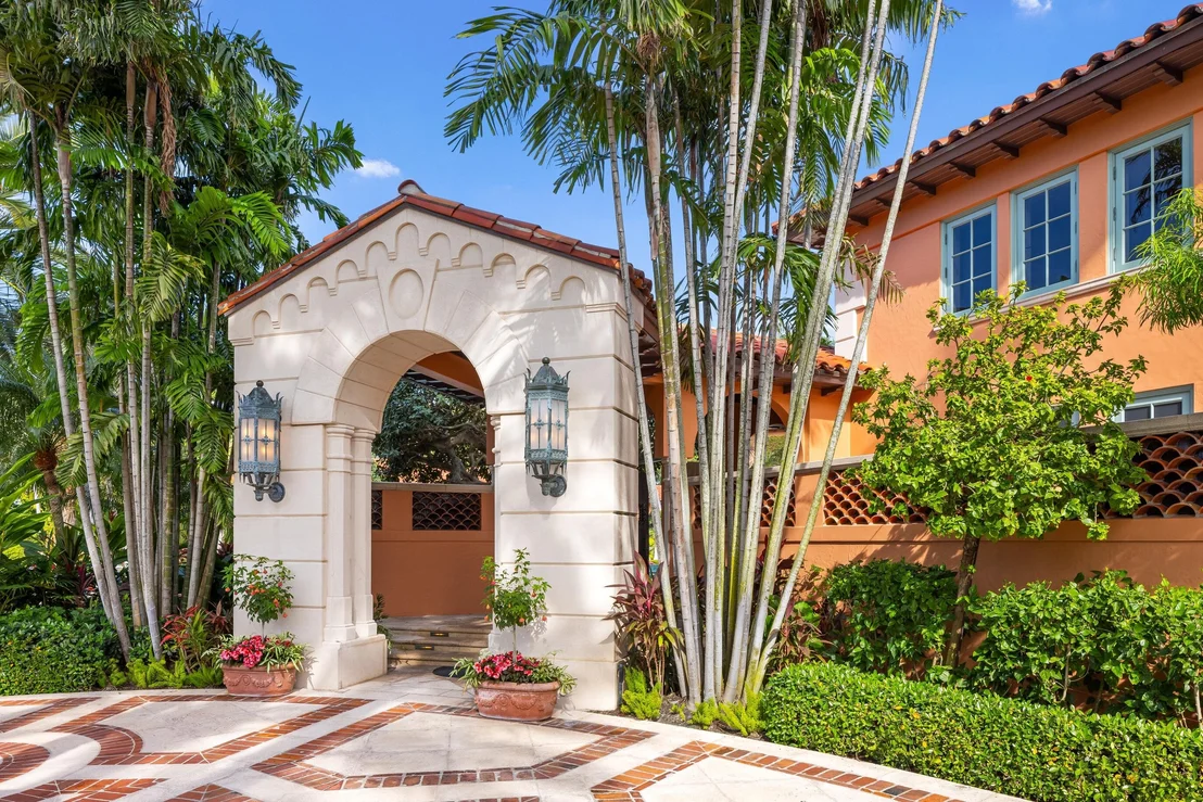 Photo of 1491 N Ocean Boulevard