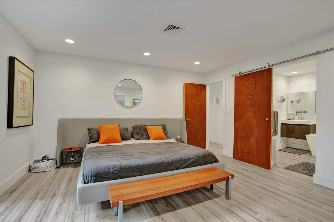 Photo of 2111 N Ocean Boulevard