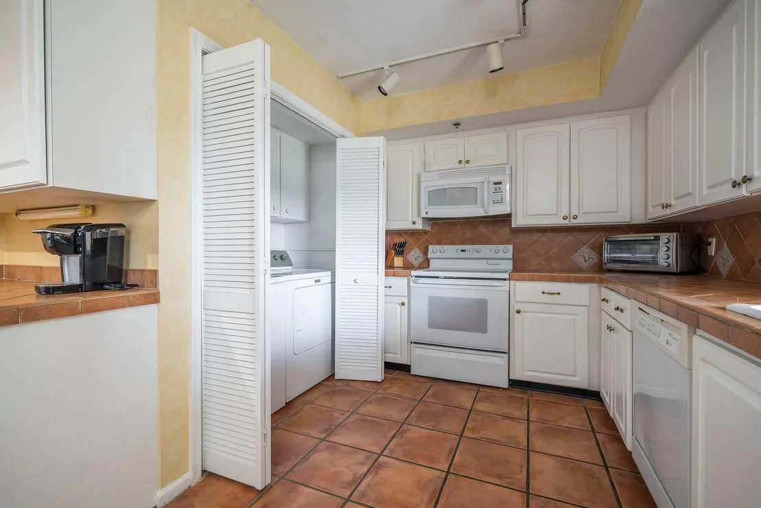 Photo of Unit 603 at 100 Beach Road